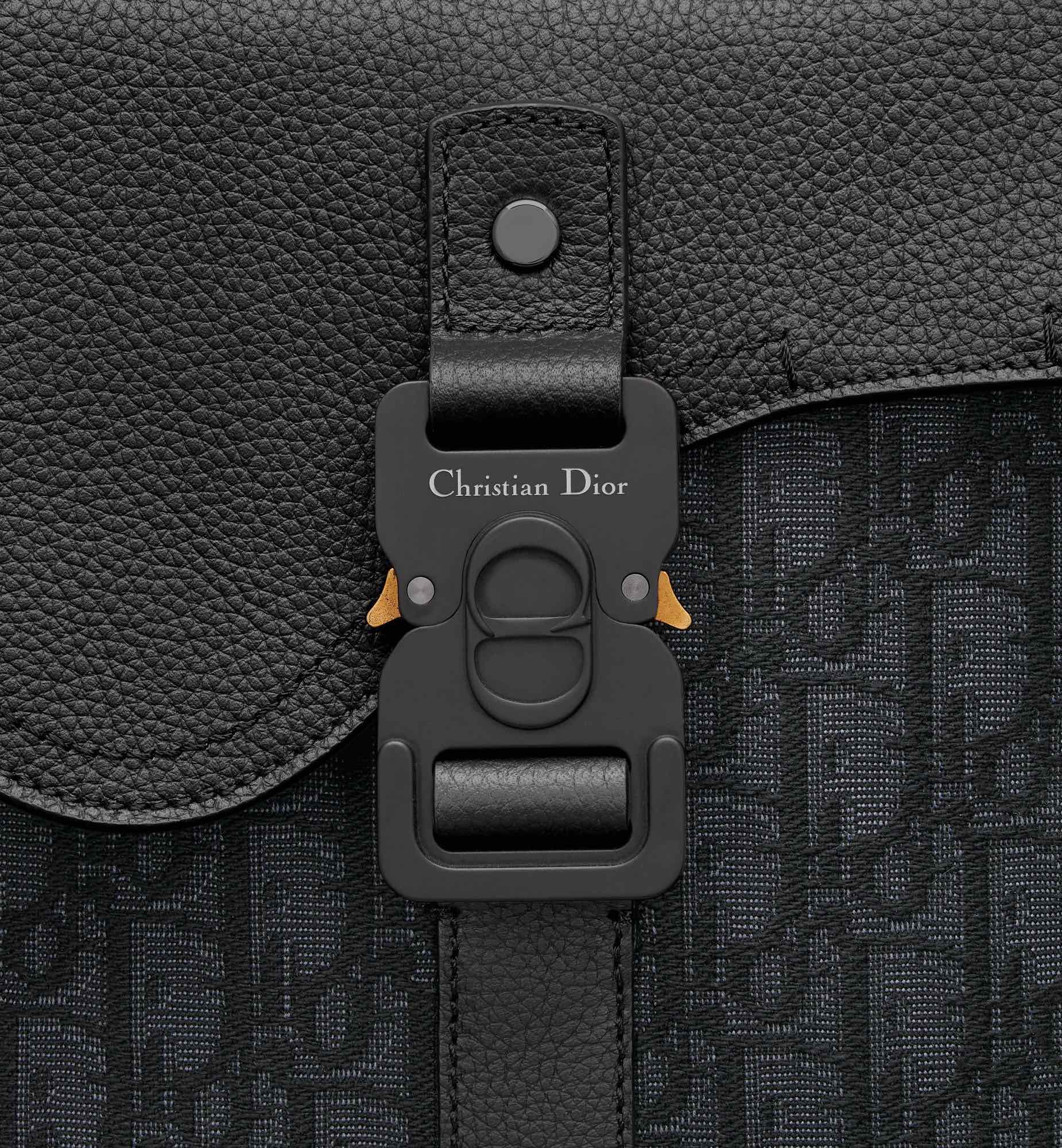 Bag 1228707677