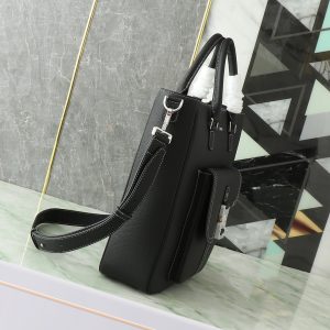 Shoulder Bag in Black