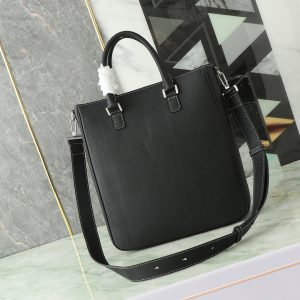 Shoulder Bag in Black