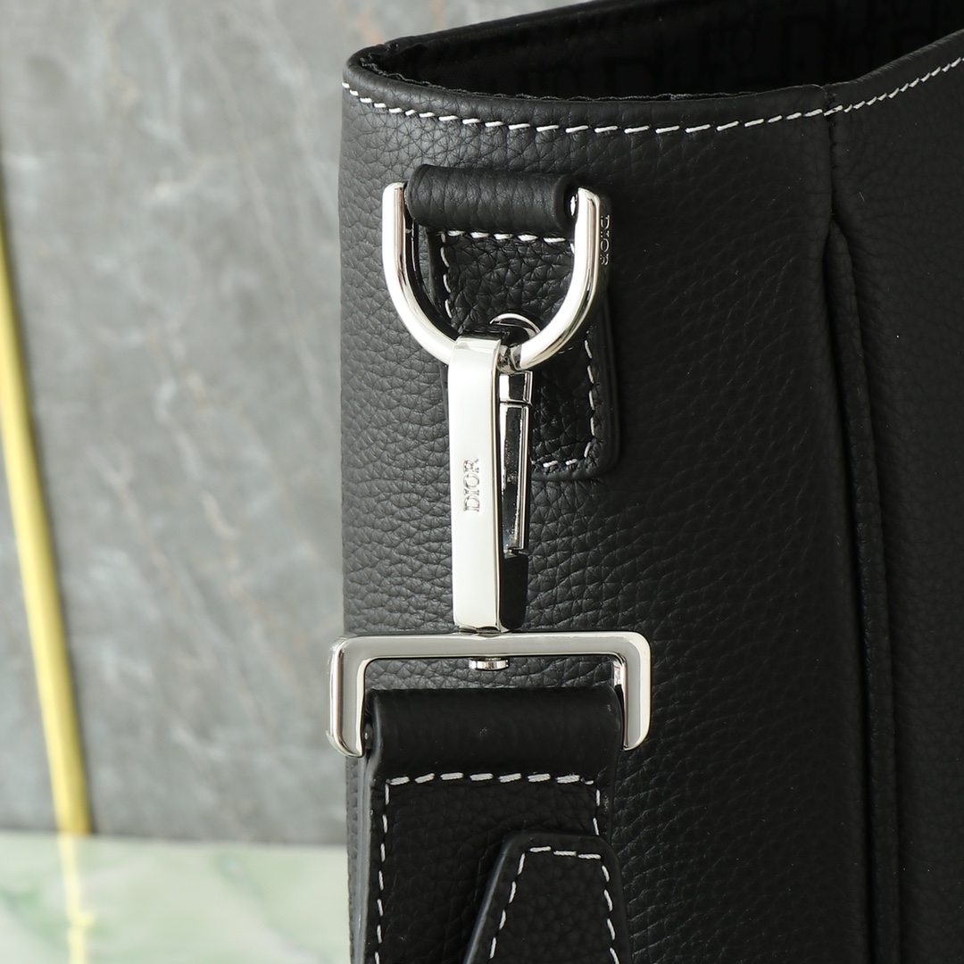 Bag 1228707689