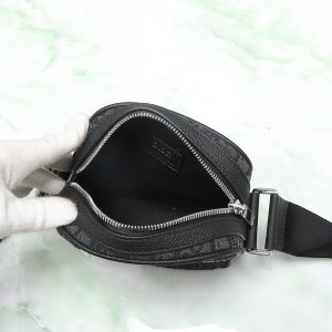 Shoulder Bag in Black
