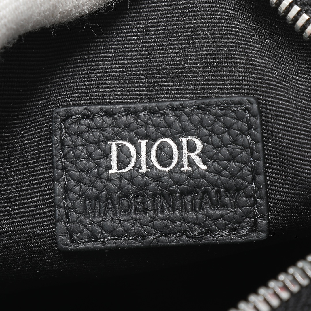 Shoulder Bag in Black