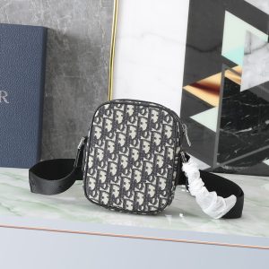 Shoulder Bag in Black