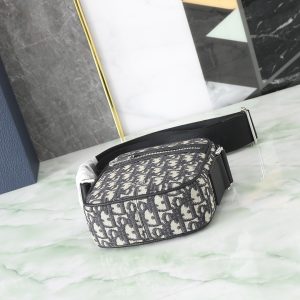 Shoulder Bag in Black