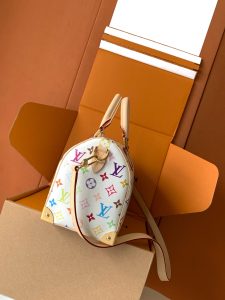 Louis Vuitton Handbag M13085