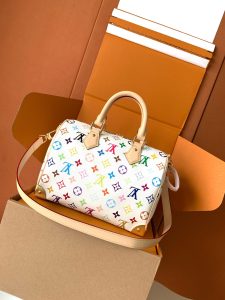 Louis Vuitton Handbag M13085