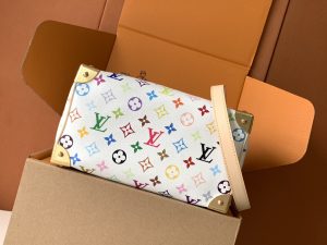 Louis Vuitton Handbag M13085