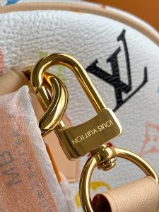 Louis Vuitton Handbag M13085
