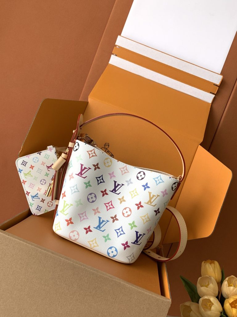 Louis Vuitton Handbag M13089