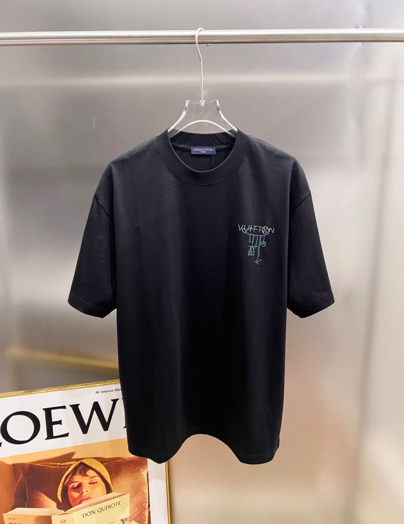T-Shirt in Black