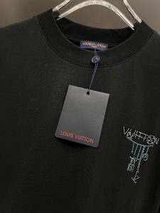 T-Shirt in Black