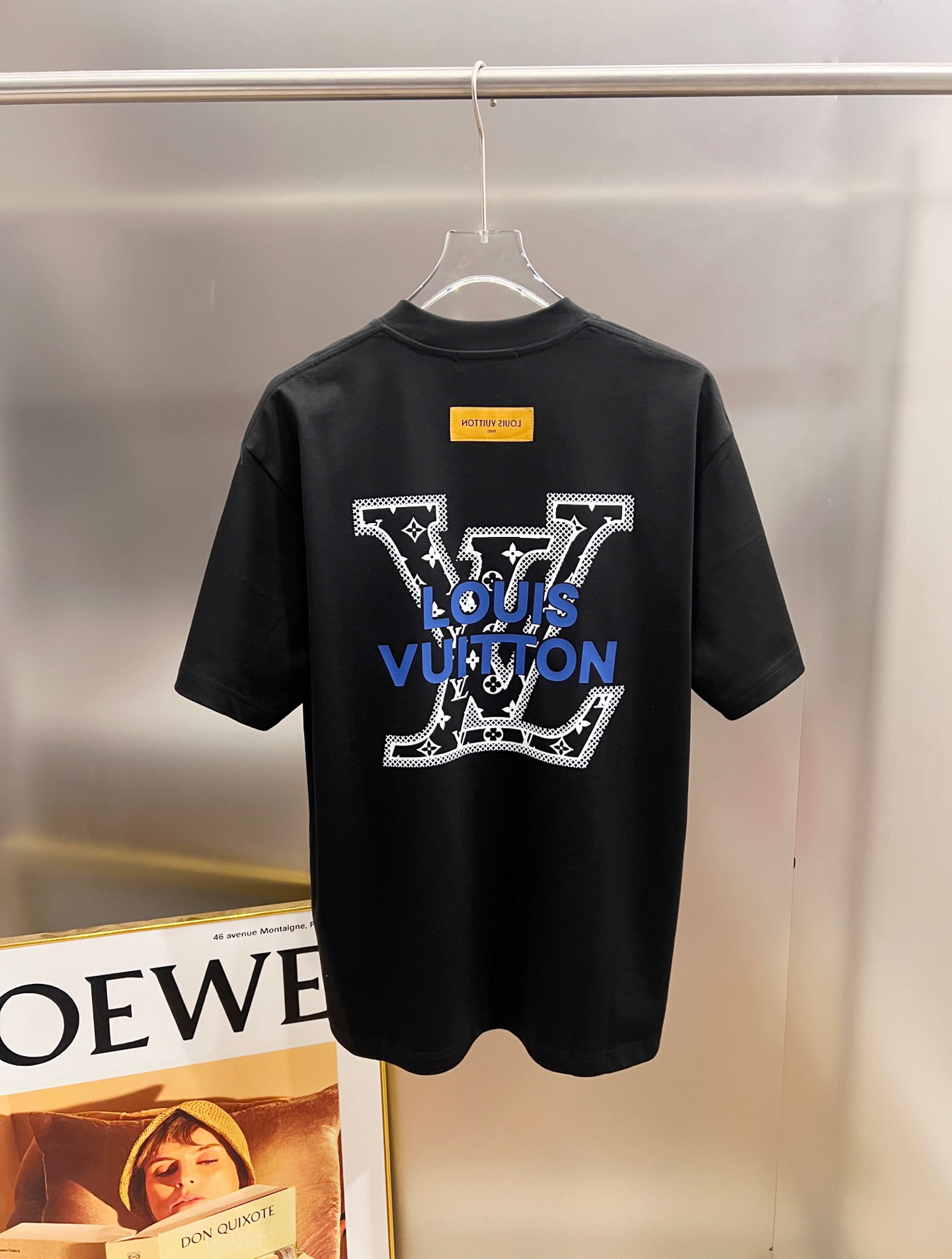 T-Shirt in Black