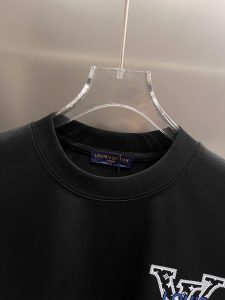 T-Shirt in Black