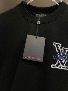 T-Shirt in Black