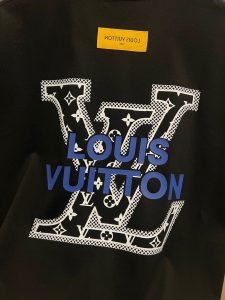 T-Shirt in Black