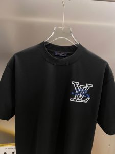 T-Shirt in Black