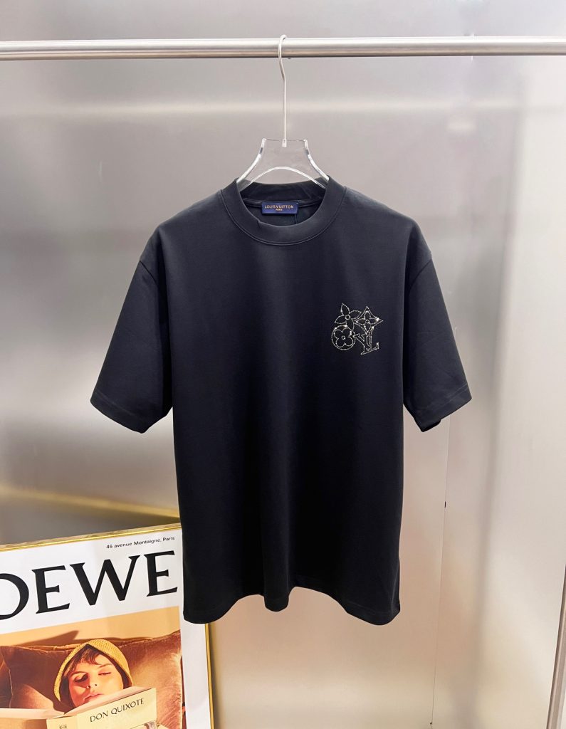 T-Shirt in Black