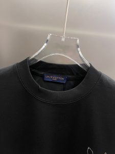 T-Shirt in Black
