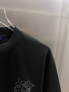T-Shirt in Black