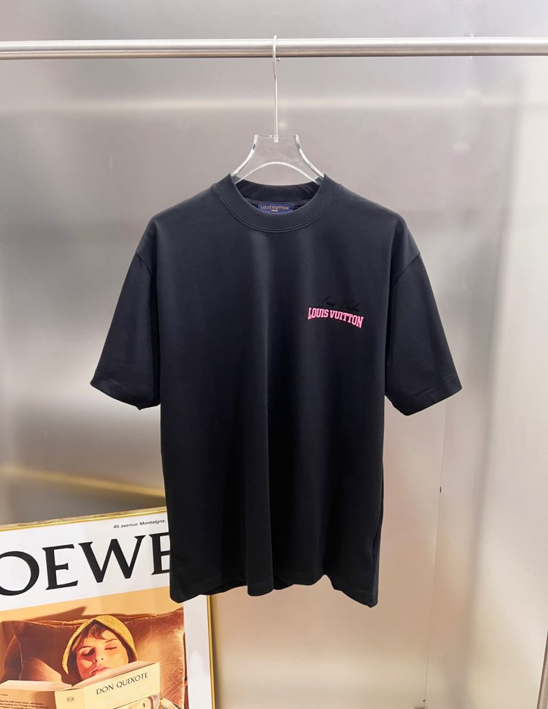T-Shirt in Black