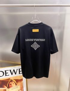 T-Shirt in Black