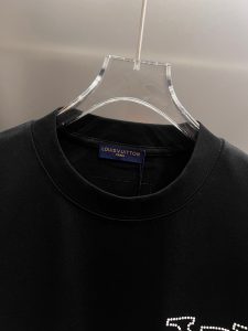 T-Shirt in Black