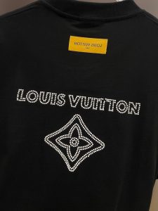 T-Shirt in Black
