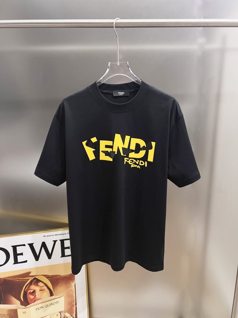 Fendi T-Shirt in Black