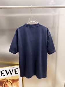 T-Shirt in Black