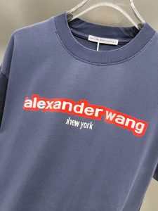 T-Shirt in Black
