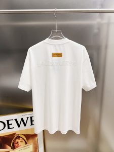 T-Shirt in Black