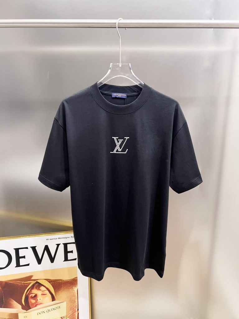 T-Shirt in Black