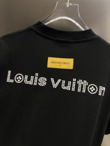 T-Shirt in Black