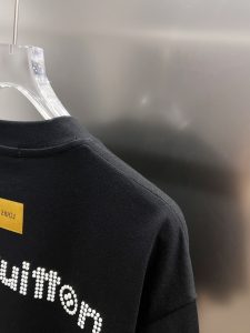 T-Shirt in Black