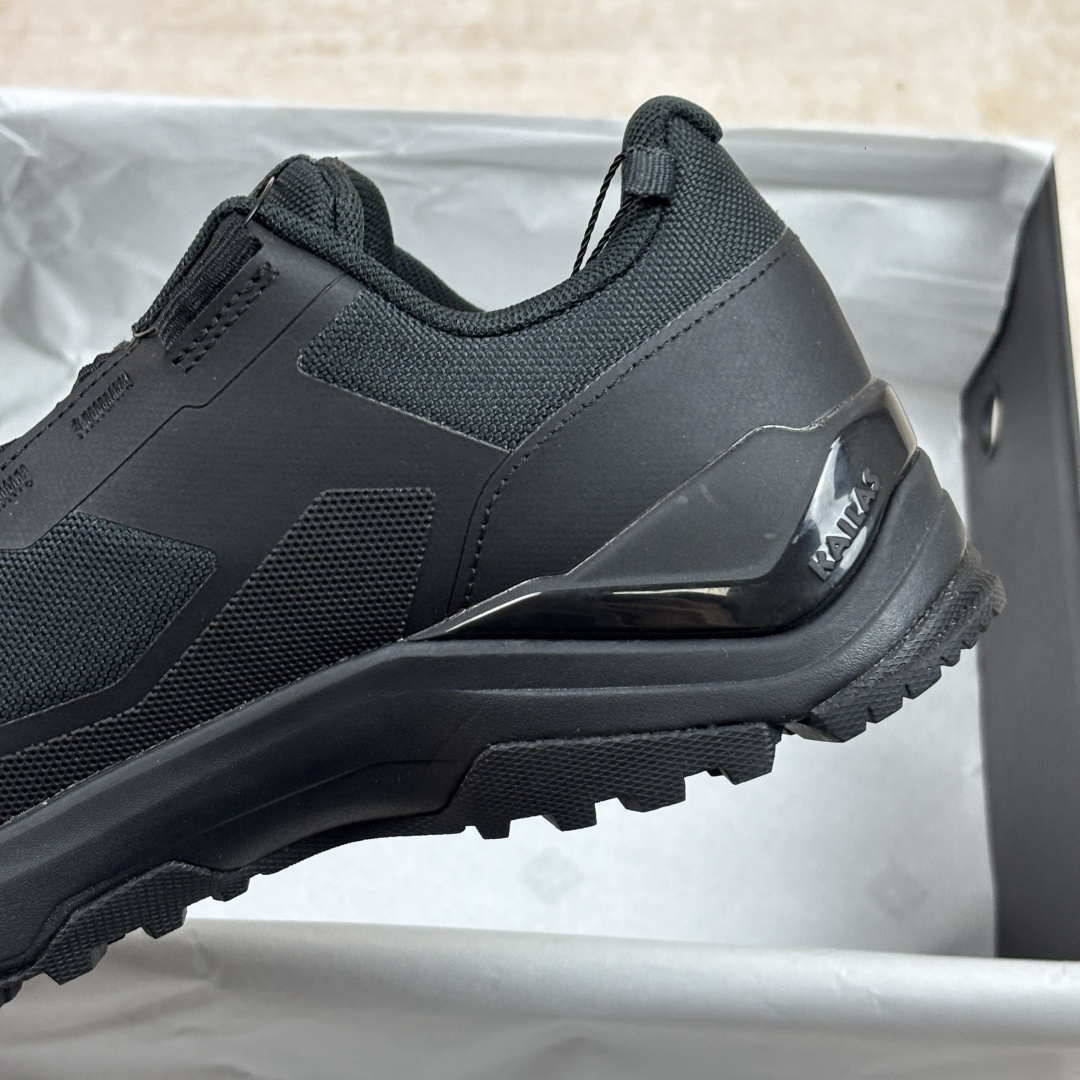 Shoes in Black