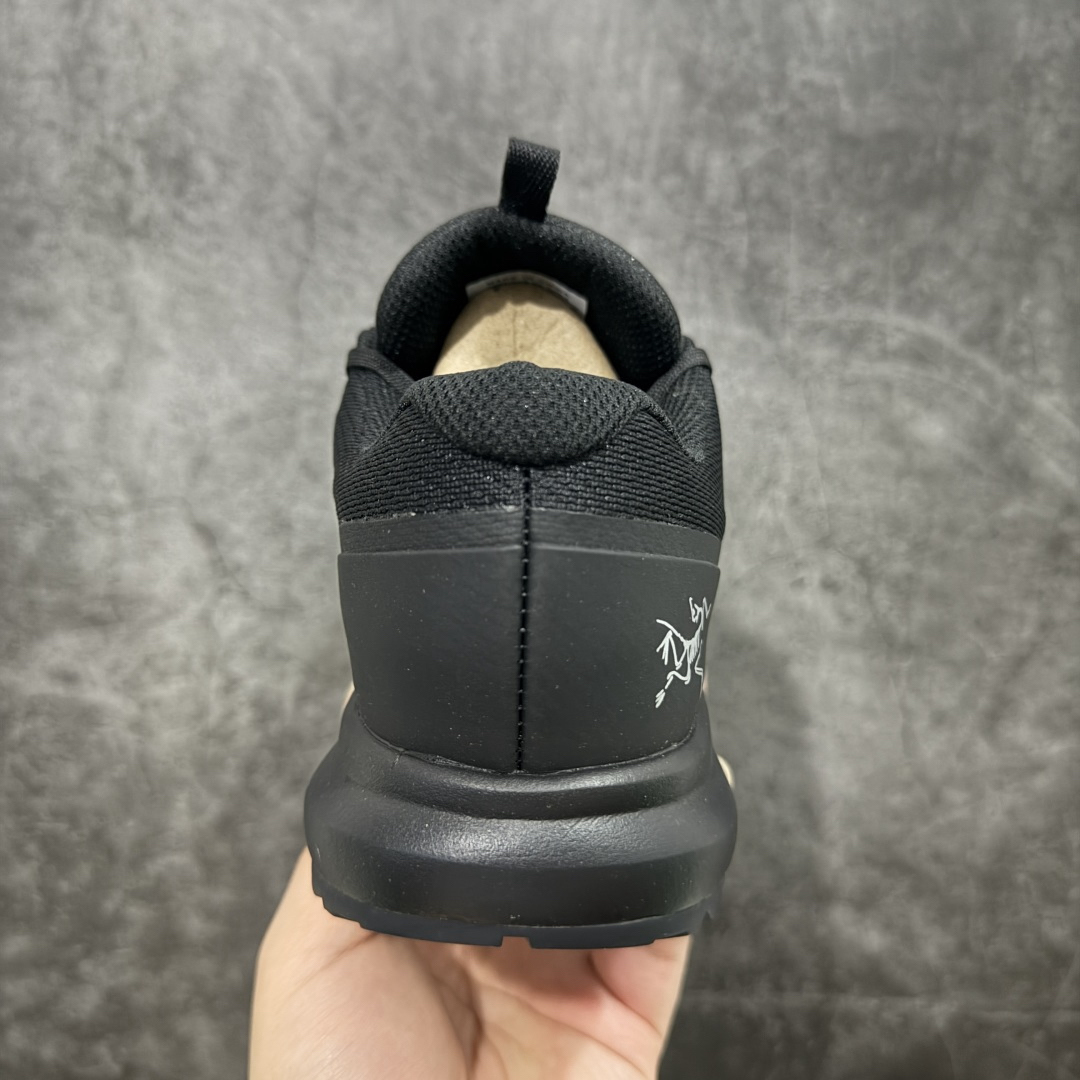 Shoes in Black