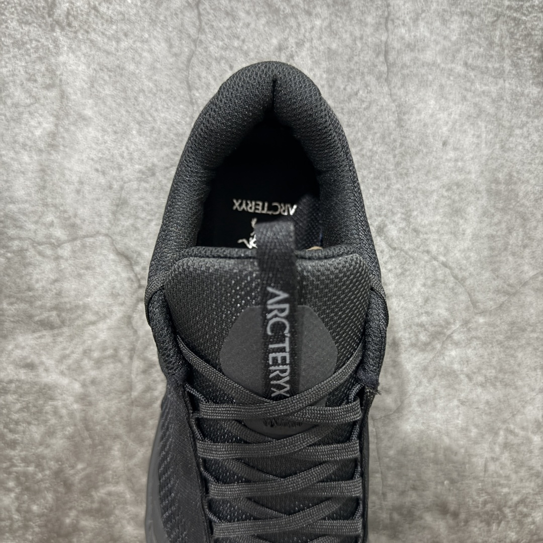 Shoes in Black