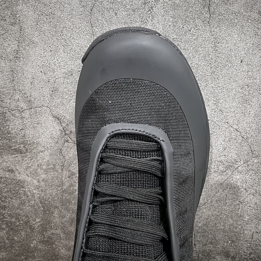 Shoes in Black