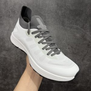 Sneakers in White