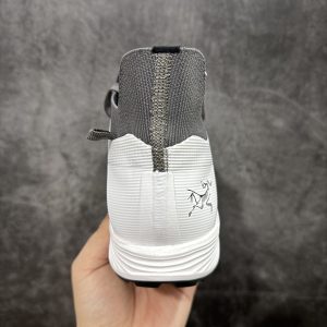 Sneakers in White