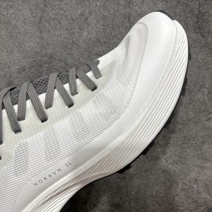 Sneakers in White
