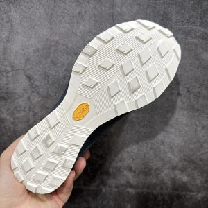 Sneakers in Grey