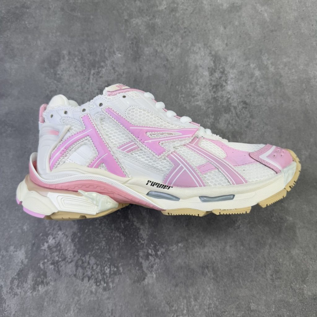 Balenciaga Sneakers 677402