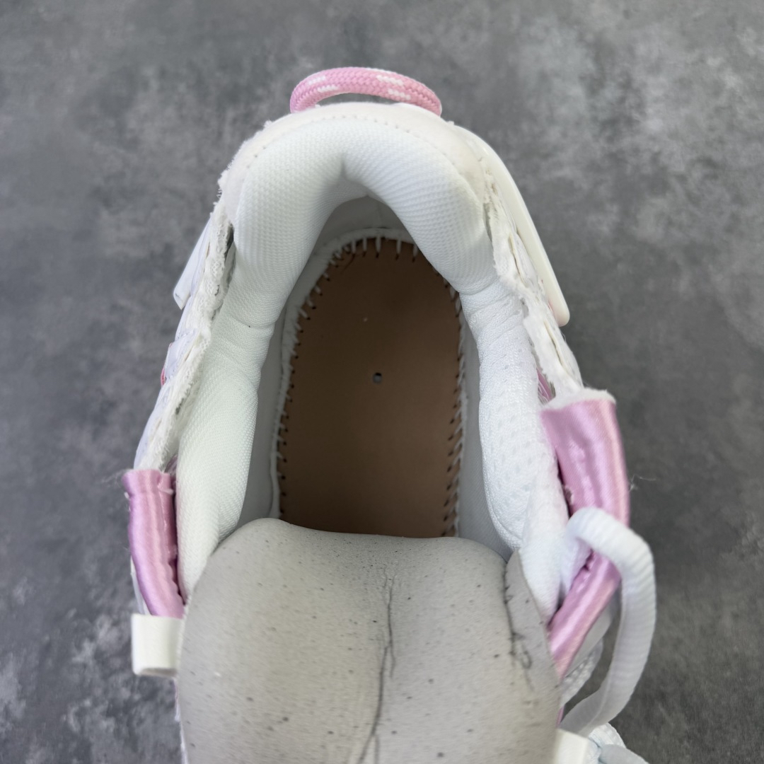 Balenciaga Sneakers 677402