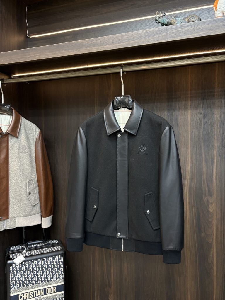 Jacket in Black