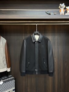 Jacket in Black