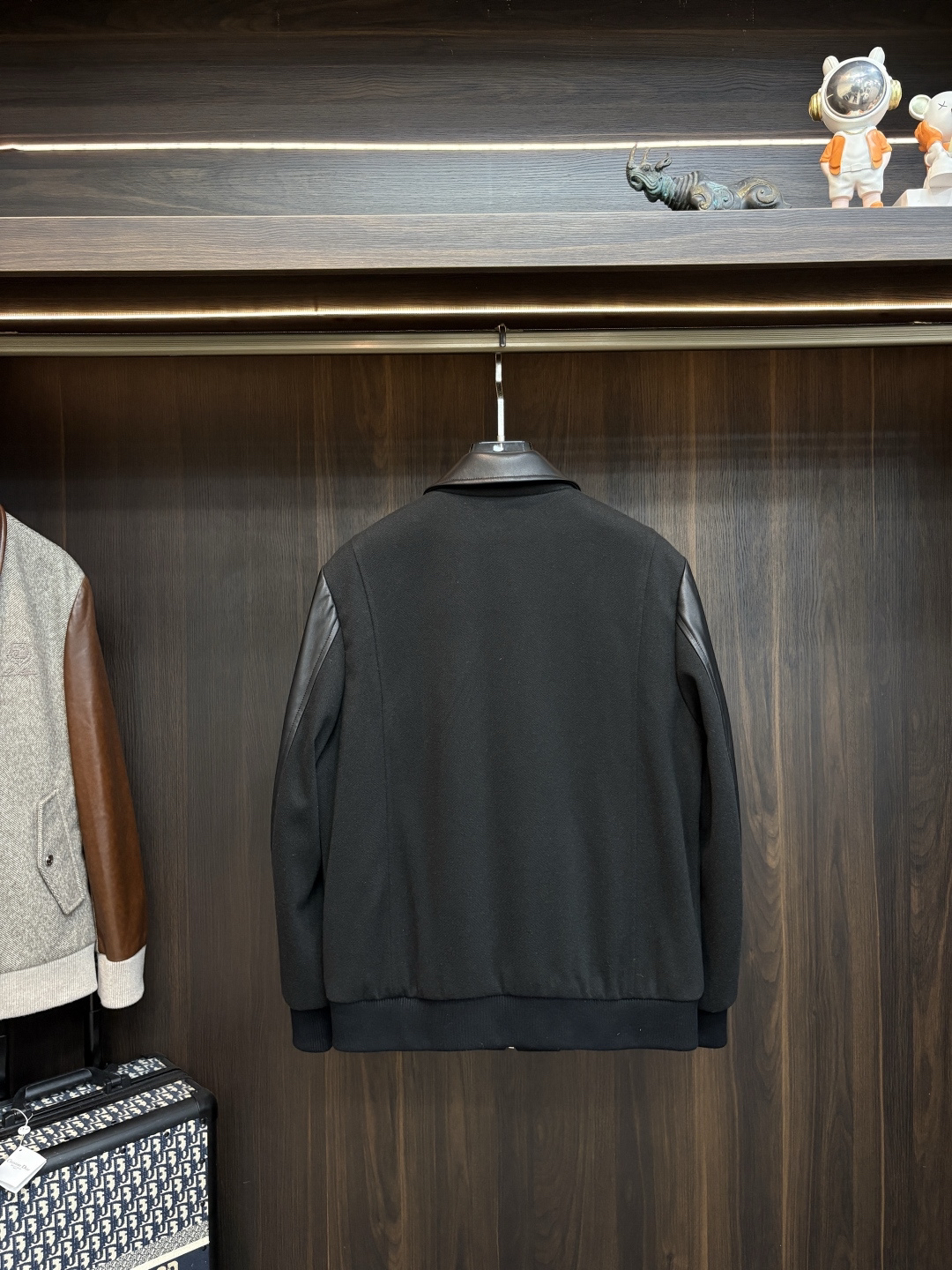 Jacket in Black