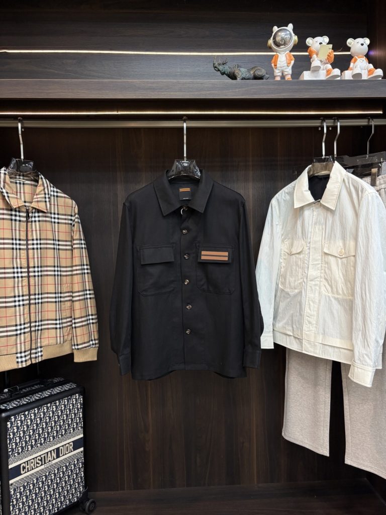 Jacket in Black