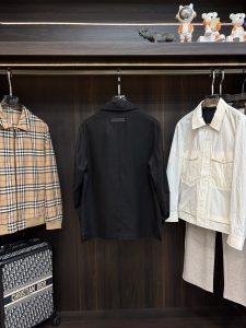 Jacket in Black