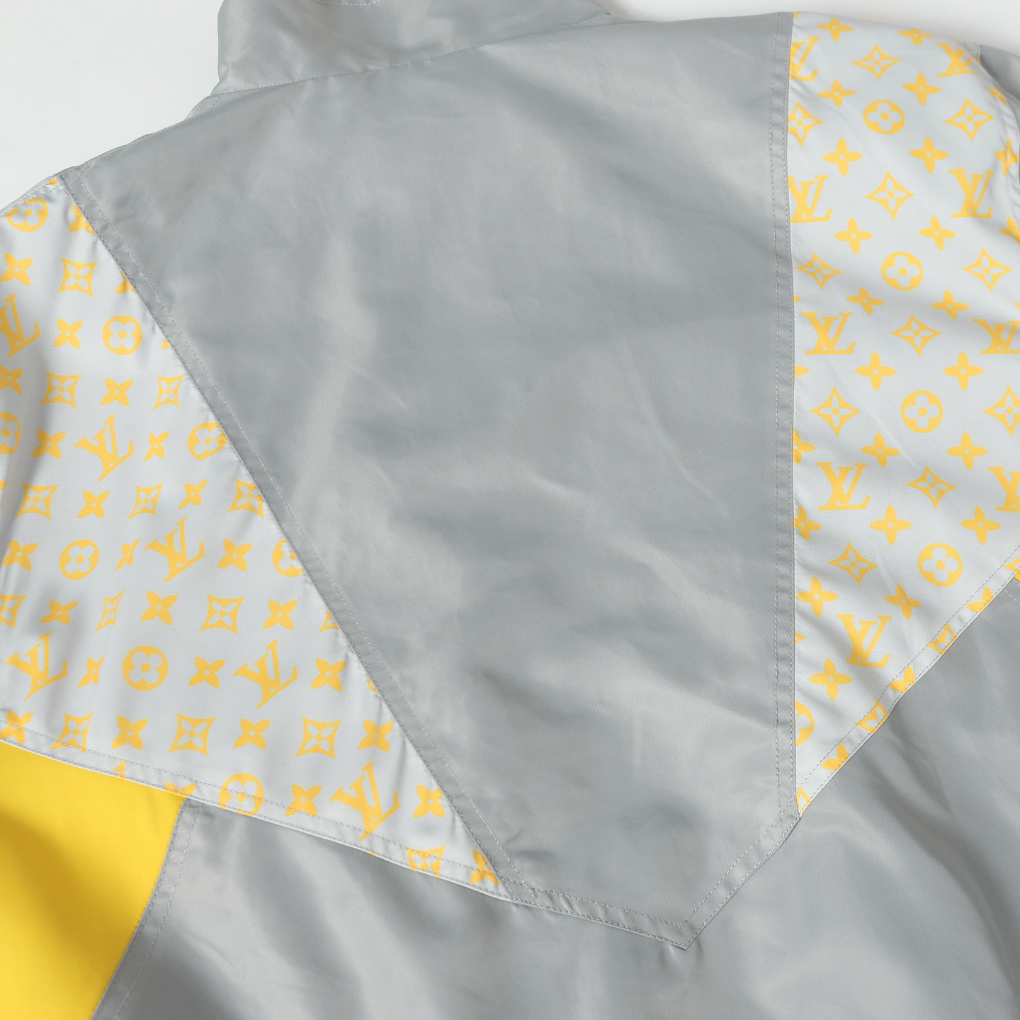 Louis Vuitton Jacket 27200